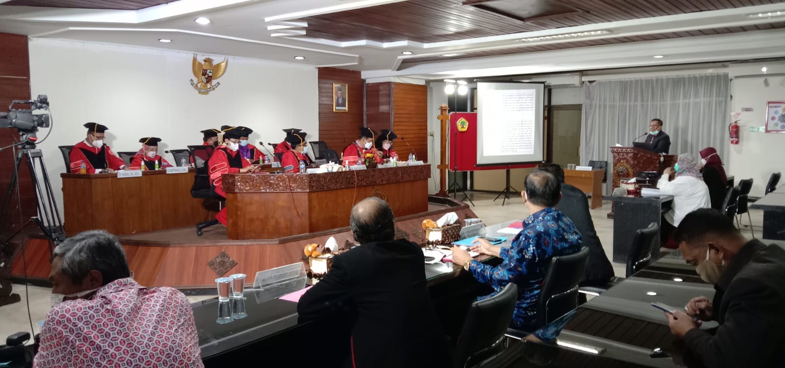 Ujian Terbuka Atmari Fakultas Hukum Untag Surabaya