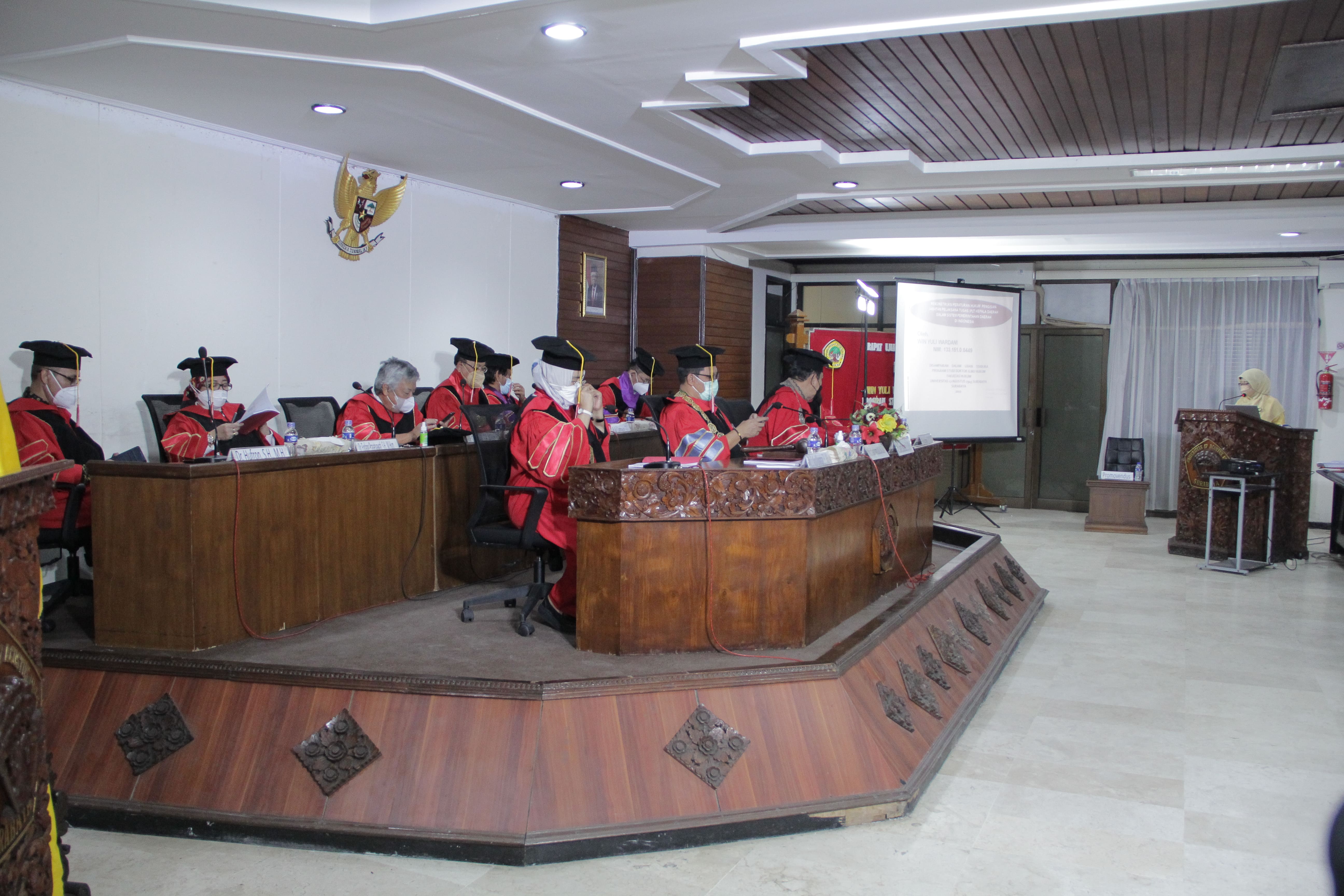 Ujian Terbuka Win Yuli Wardani Fakultas Hukum Untag Surabaya
