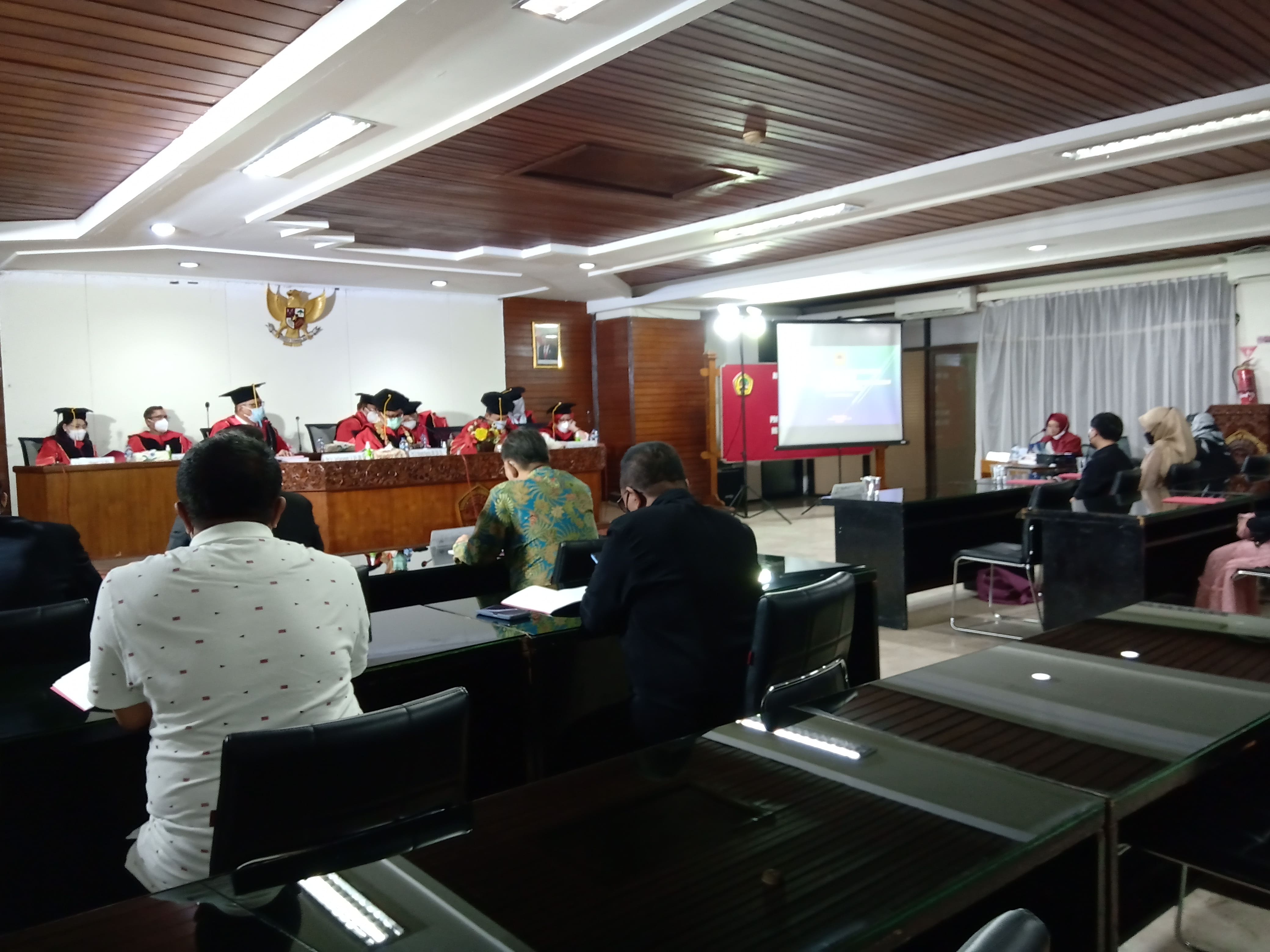 Ujian Terbuka Poernomowati  Fakultas Hukum Untag Surabaya